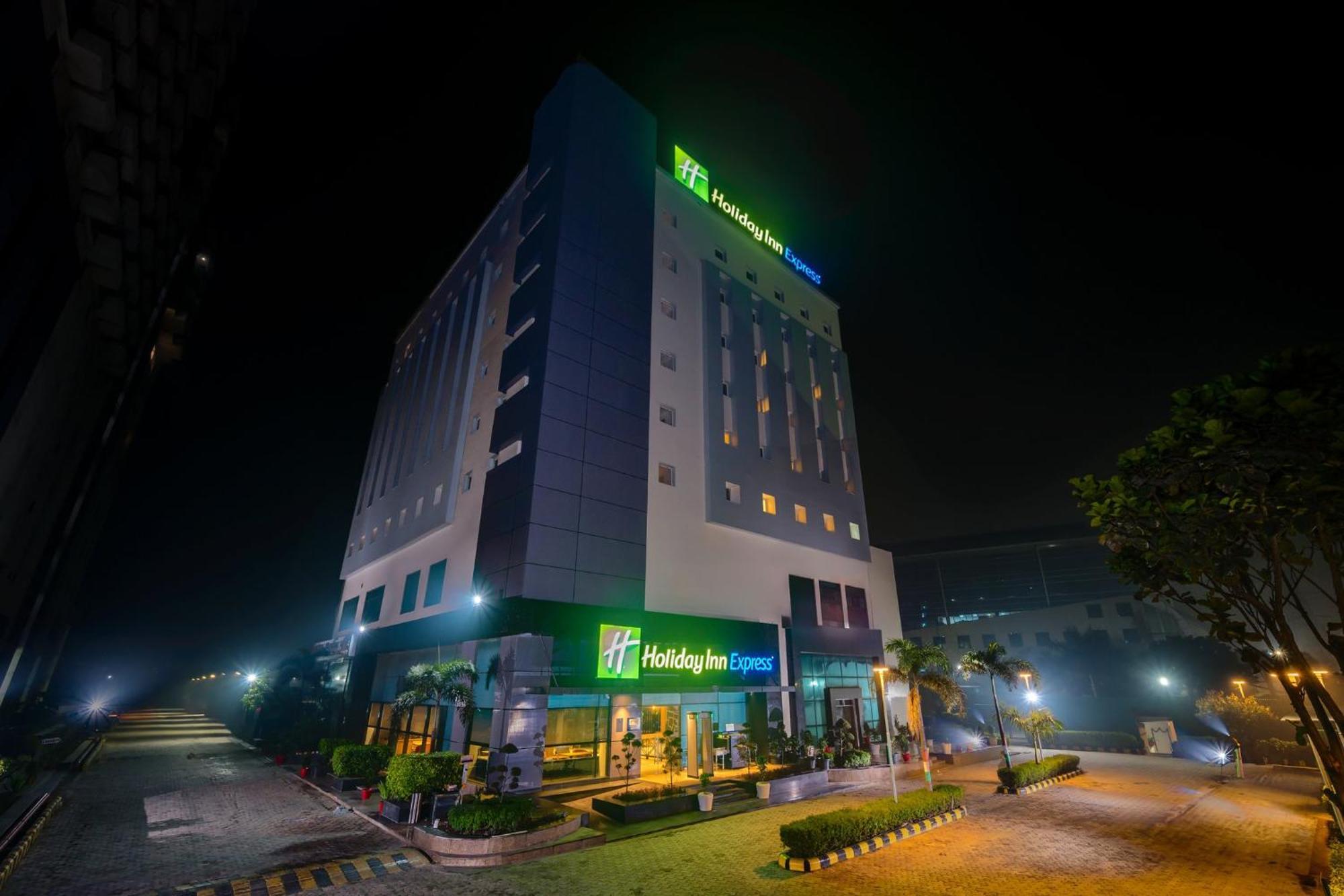Holiday Inn Express Greater Noida Knowledge Park By Ihg Bagian luar foto